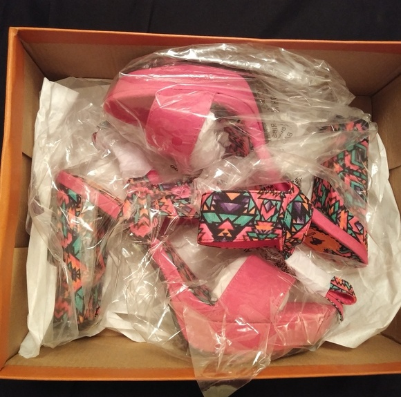 Pink Pattern Heels - Picture 3 of 3